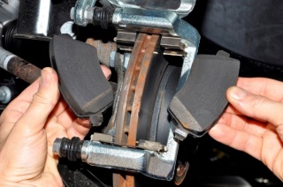 Замена тормозных колодок Land Rover Freelander  в Жуковском